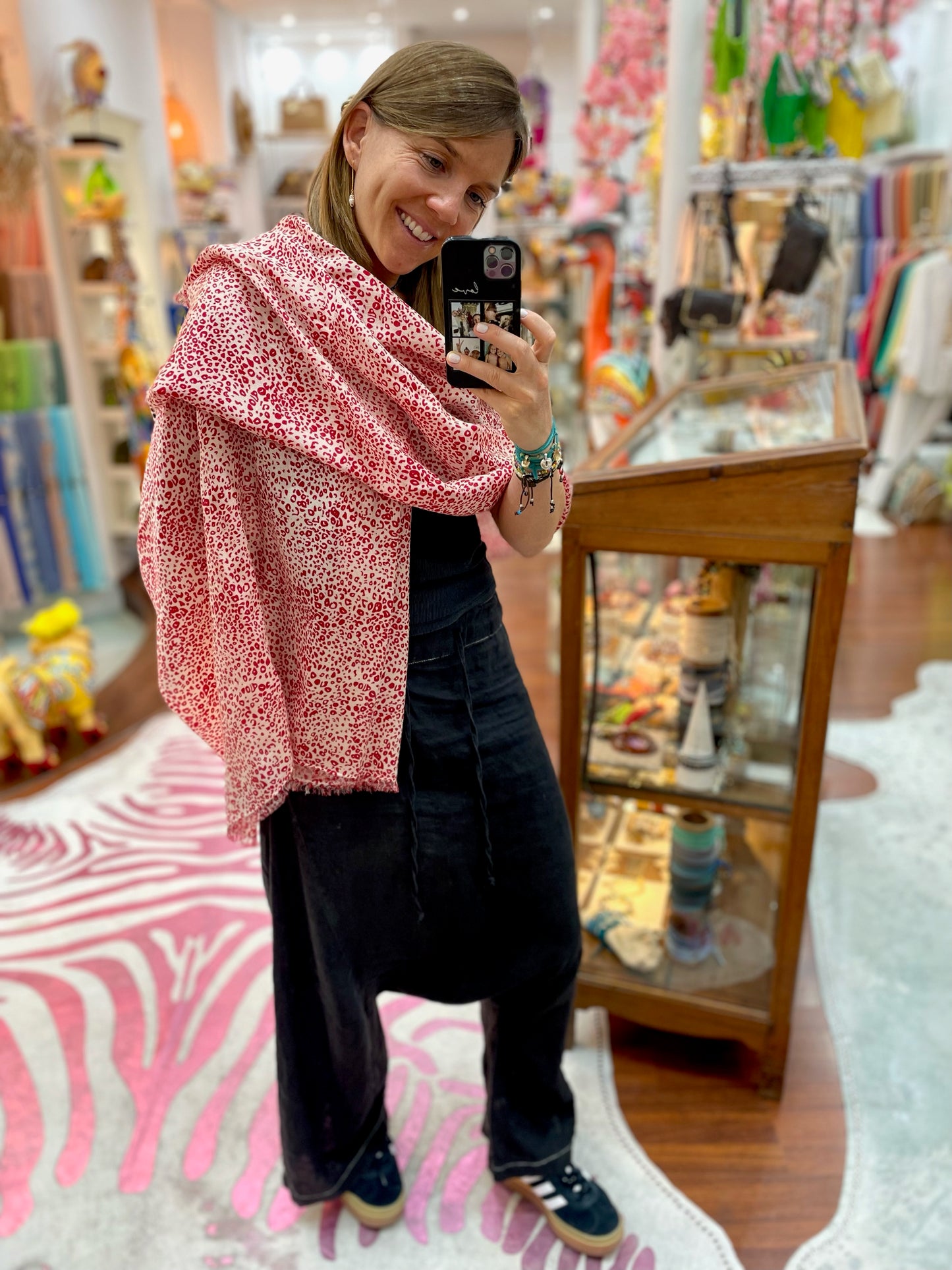 Waterpashmina Scarf Leo Cream meets Red