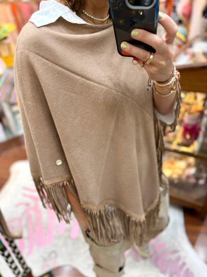 Classic Poncho Caramel