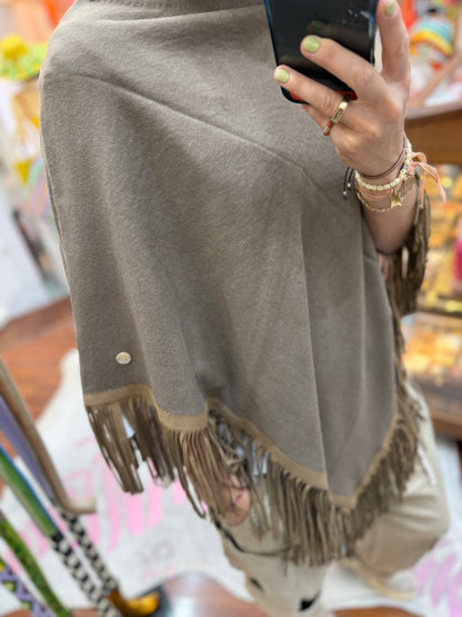Classic Poncho Brown